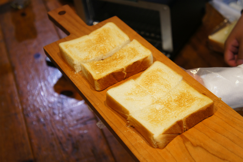 トーストが焼き上がったところ