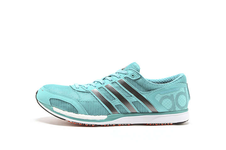 開発に4年！名工・三村仁司氏が手掛けるランニングシューズ