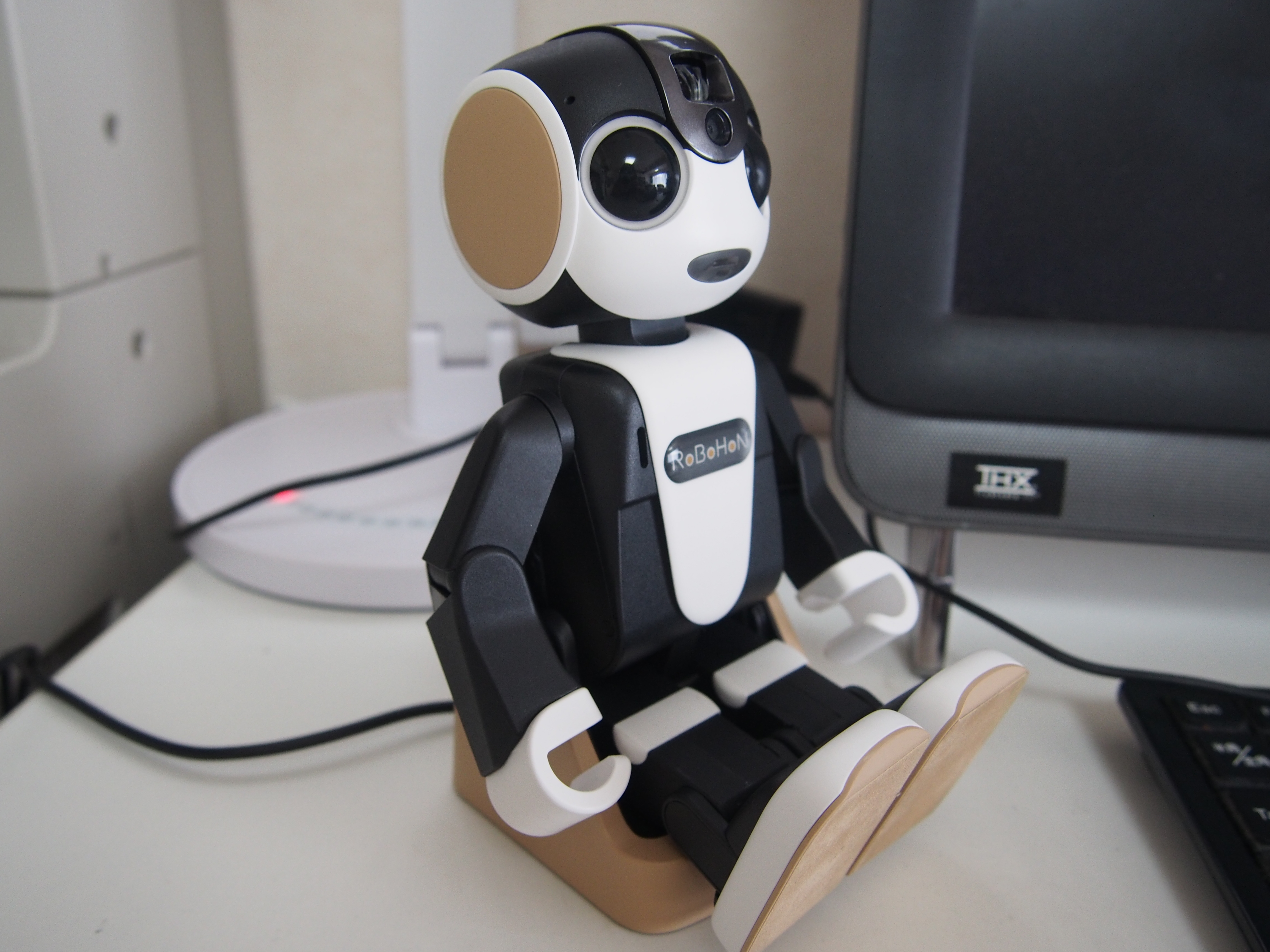 nanairoページです　　ロボホン nanairoページです ロボホン ロボホン弟モデル | Robot Planet