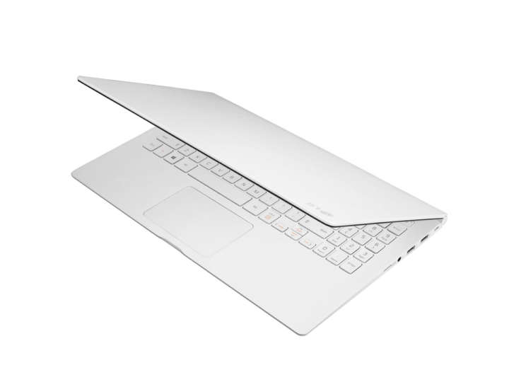エクセル使い必見！15.6型テンキー付きでわずか980gのノートPC