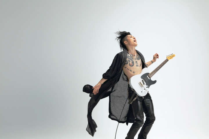 本日発売】写真集「MIYAVI×SUKITA」にみるアート×美の極み