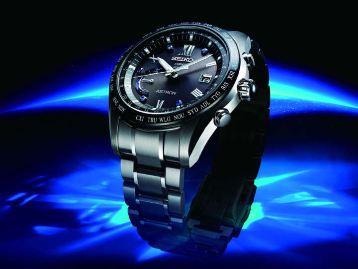 5つのブルーサファイヤが歴史を語る「セイコー アストロン」記念モデル
