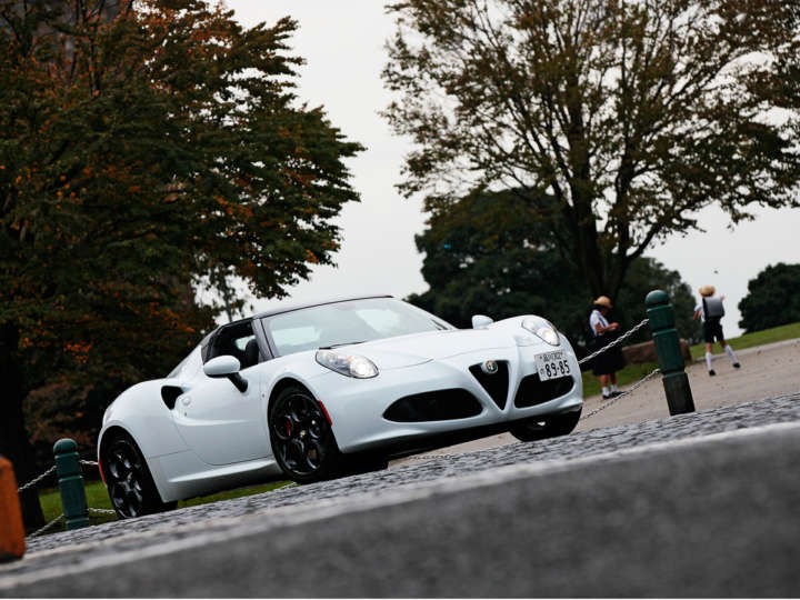 1/43 TSM アルファロメオ 4C スパイダー 2016 フジホワイト 1/43 TSM アルファロメオ 4C スパイダー 2016 フジホワイト