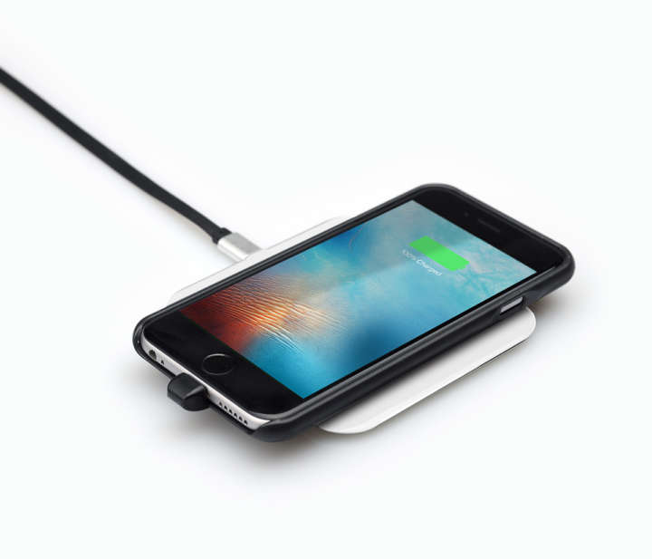 iPhone6sPlus、7Plus、8Plusまとめ売り 8PlusはQi対応 今後の主流になる？iPhone 8/8 Plus/X用のオシャレなワイヤレス充電器