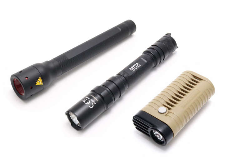 Gear Maniax #045] 対決！フラッシュライト単三電池2本クラス