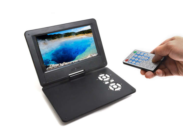 大量動画をどこでも見られる！HDD内蔵のポータブル液晶プレーヤー