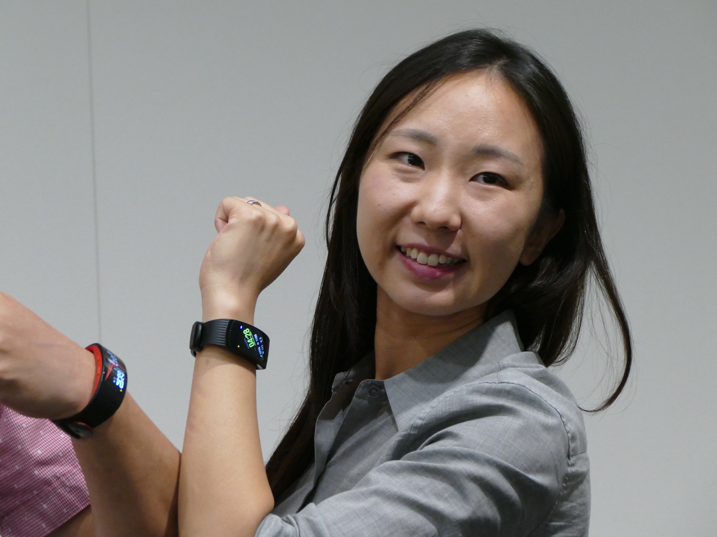 Galaxy - 【美品】Galaxy Gear Fit2 Pro GPS搭載フィットネスバンド Amazon.co.jp: Galaxy Gear Fit2 Pro 【Galaxy純正 国内正規品