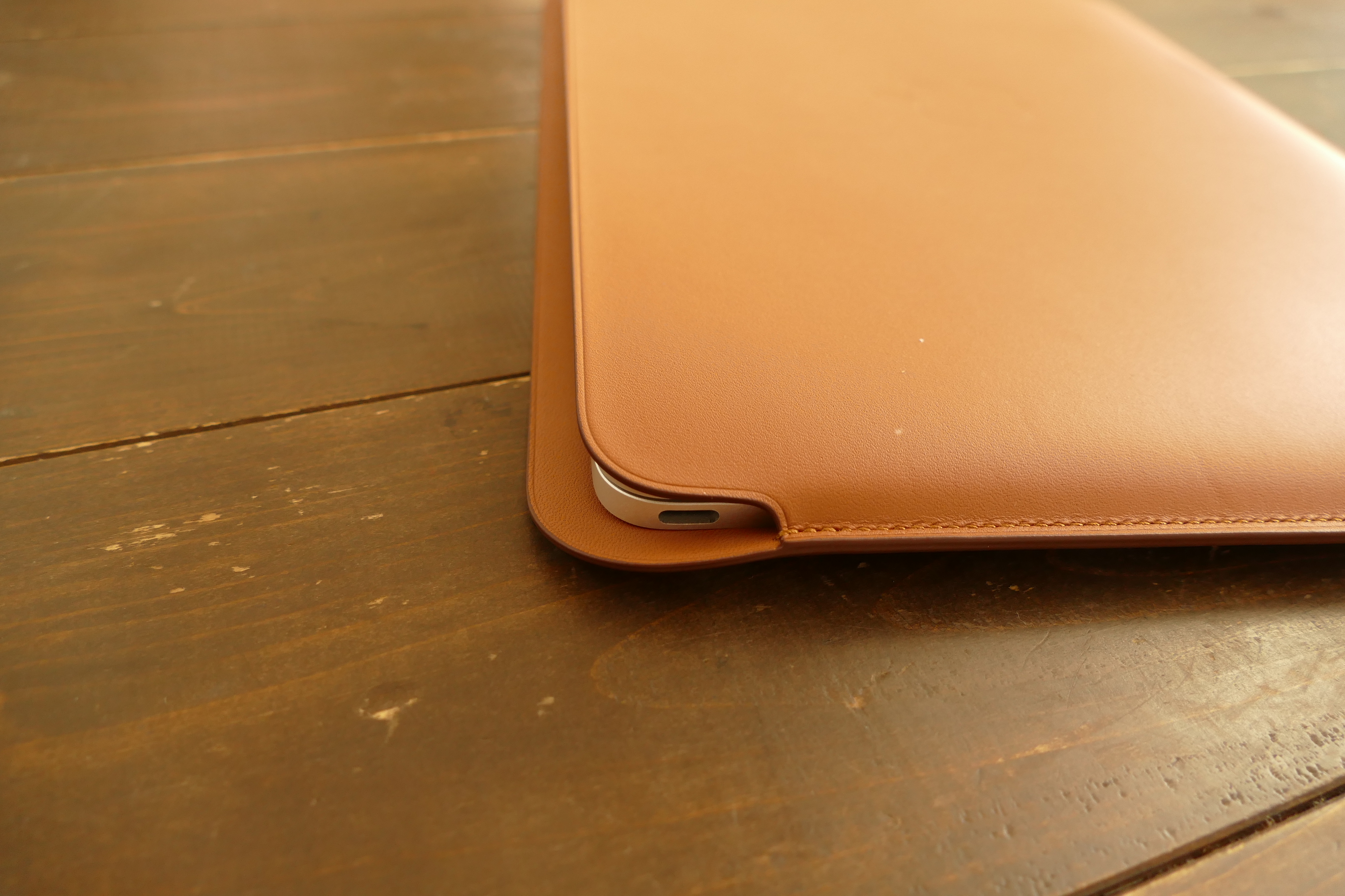 Apple 2017 MacBook 12 シルバー 純正レザースリーブ付き Apple 2017 MacBook 12 シルバー 純正レザースリーブ付き UPDATE