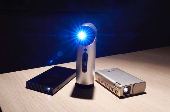 小型プロジェクター Amazon.co.jp: 【2025革新20000LM高輝度】プロジェクター 小型