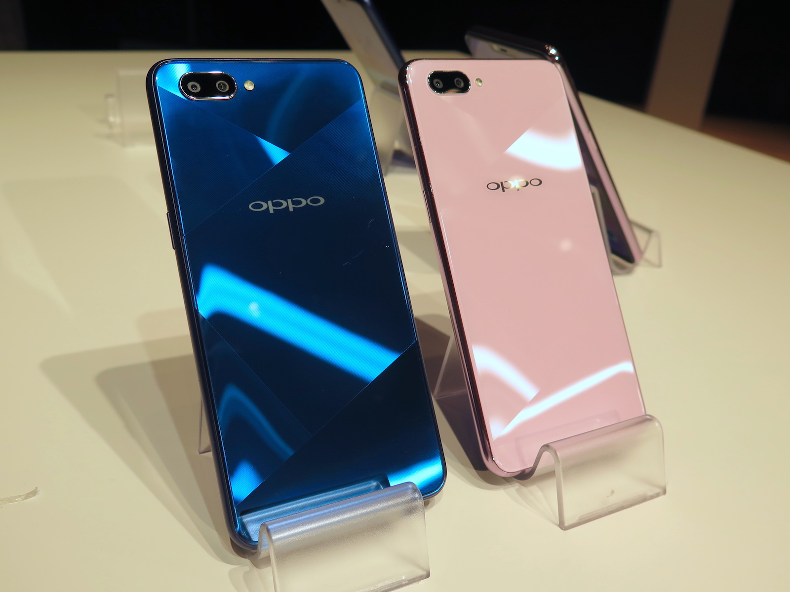 Oppo R15 Neo ダイヤモンドピンク 新品未開封 Amazon | OPPO R15 Neo ダイヤモンドピンク (3GB/64GB) 【日本