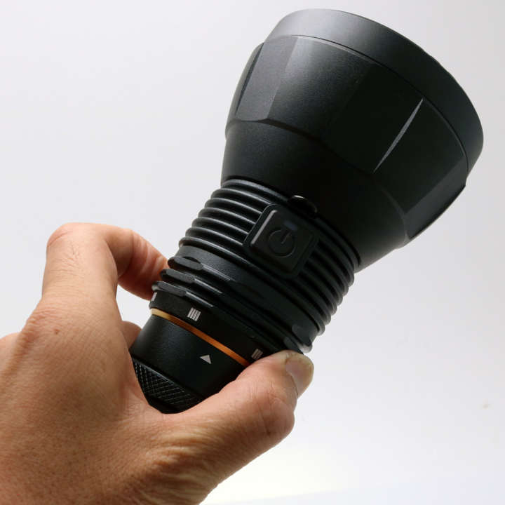 Gear Maniax #093] 驚愕の1万3000ルーメンを放つGENTOSの最新LEDライト