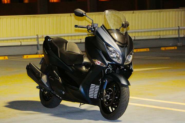 スズキ バーグマン400試乗】400ccエンジンの力強さが光るビッグ