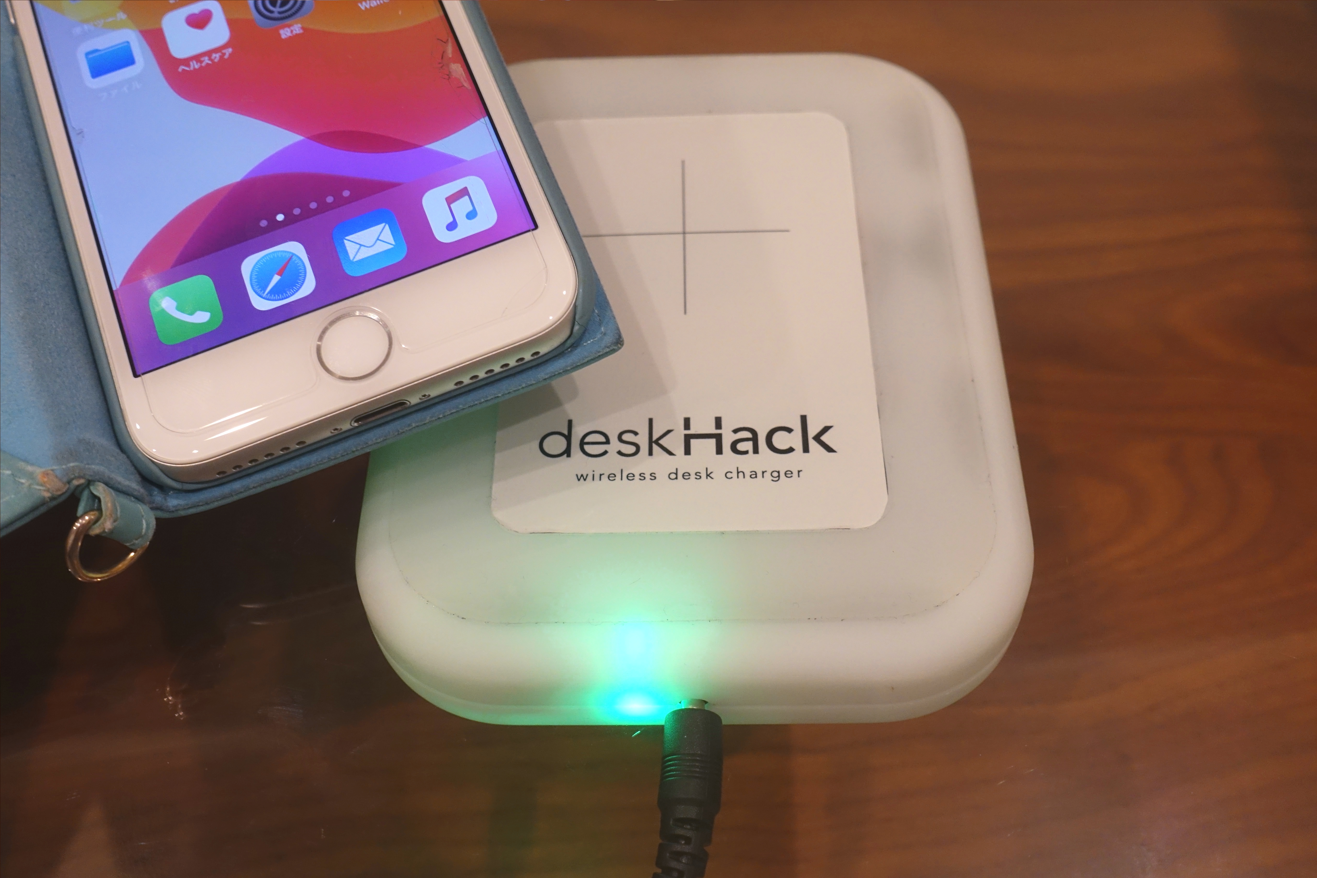 スマホ充電 デスクハック deskHack 次世代ワイヤレス充電器 deskHack | 株式会社CIO（シーアイオー）公式HP 充電器