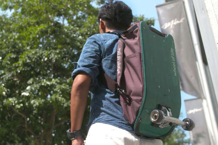 まるでスケボー？2WAYで使える遊び心満載キャリーバッグ | GoodsPress