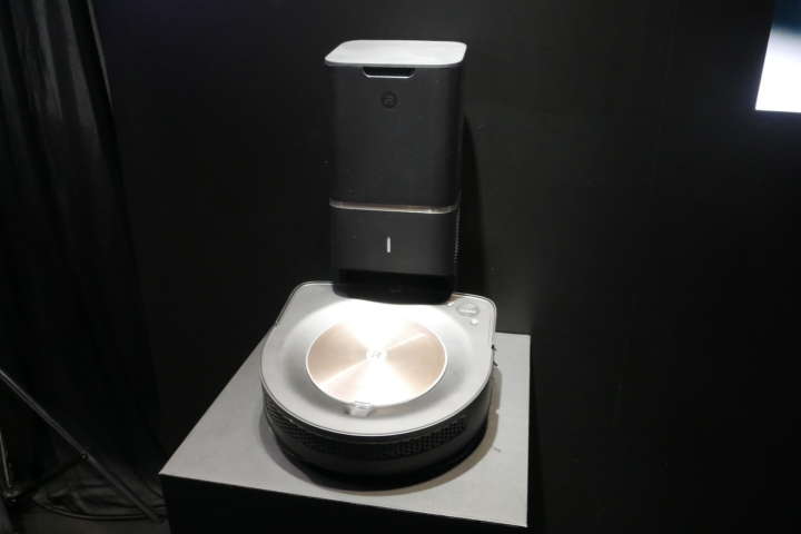 40倍の吸引力でD型シェイプになった新生ルンバの先端技術と戦略