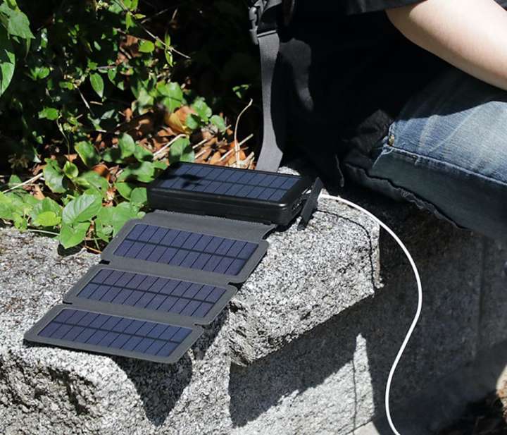 防災用に持っておく？ソーラーパネル付きモバイルバッテリー