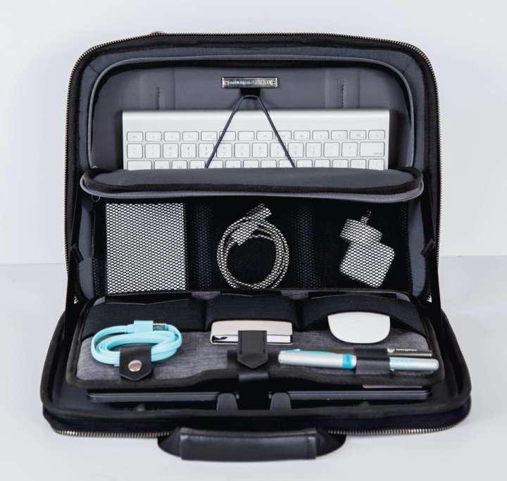 MOBICASE モビケース 8L スタンド機能搭載ノートパソコンバッグ 1207_Mobicase_9-720x683.jpg