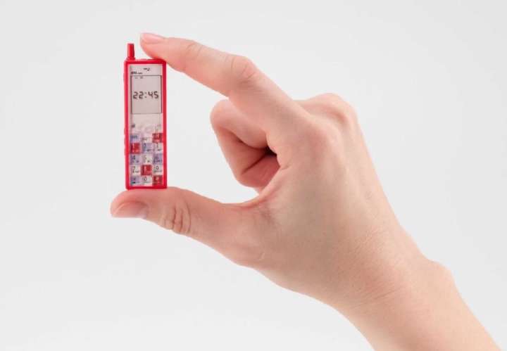 と*も様 ガラケー セイコーインスツル 【未使用】Simply 603SI SIMフリー