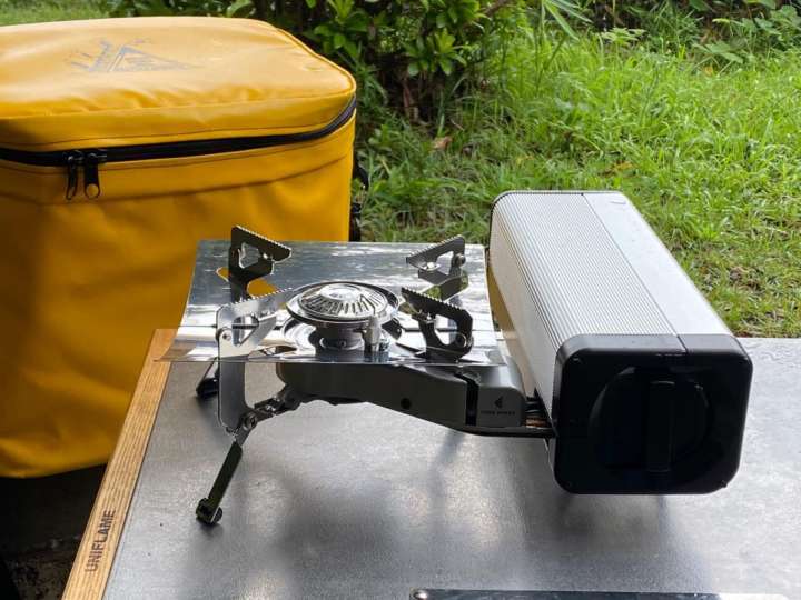 折りたたみ　カセットコンロ 折りたためるイワタニのカセットコンロ。FORE WINDS