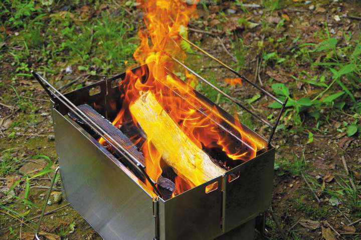 二次燃焼焚火台（ダイヤモンド） DOD すけもえファイヤー｜焼き鳥と二次燃焼を楽しむ焚き火台が