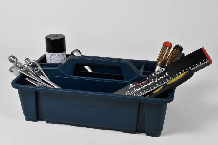 DIYにもキャンプにも！最長40cmが入るハンドル付きツールボックスって