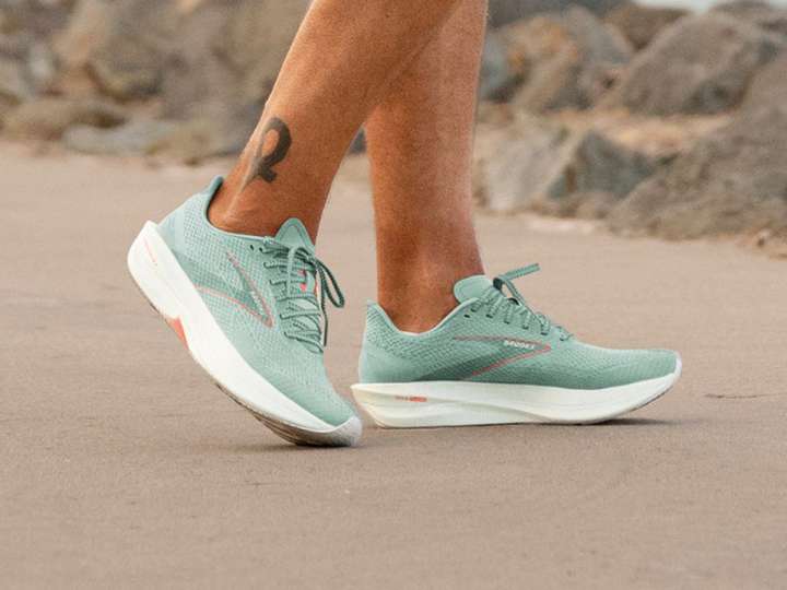 BROOKSからランニングに最適なスピード系ハイエンドモデルの第3世代が