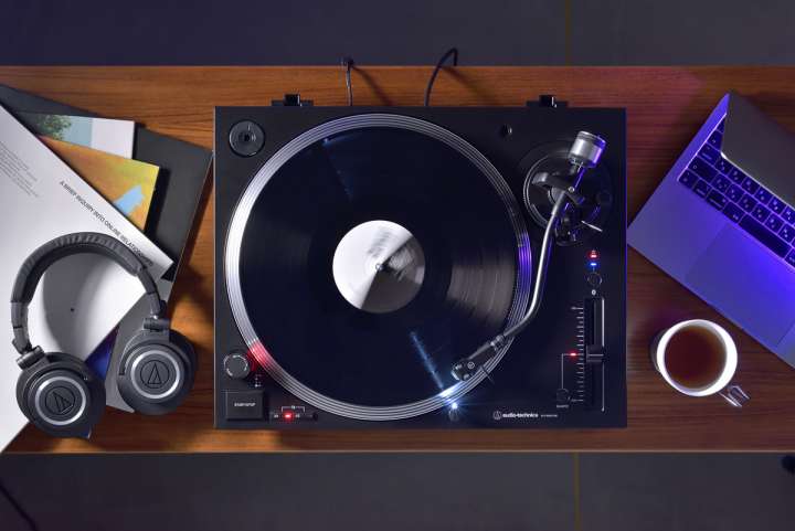 ピカチュウ ターンテーブル Bluetoothスピーカー org.jpg