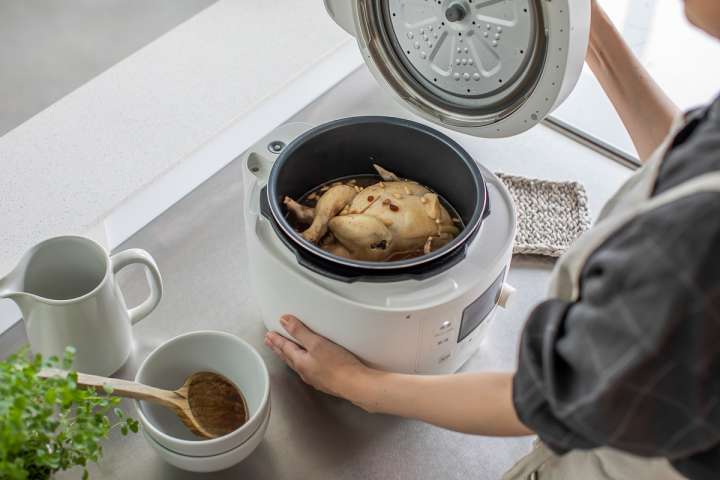 シロカの電気圧力鍋「おうちシェフPRO」に大容量の5Lモデルが仲間入り