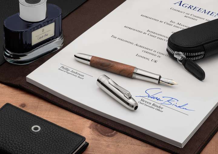 上質なウォルナットが手に馴染む「ファーバーカステル伯爵コレクション