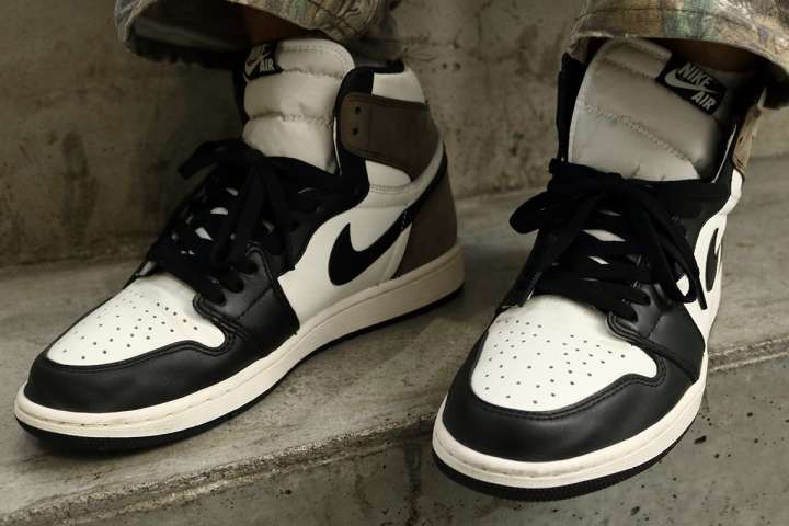 冬セール‼️30周年 ナイキ ストラップ ジョーダン1 入手困難 値下❌　幻の 中卒で元・暴走族のヒップホップダンサー。その愛機は、大人顔の