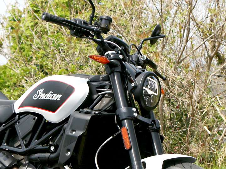 トラッカースタイルが胸アツ！実は街乗りも快適なインディアン「FTR