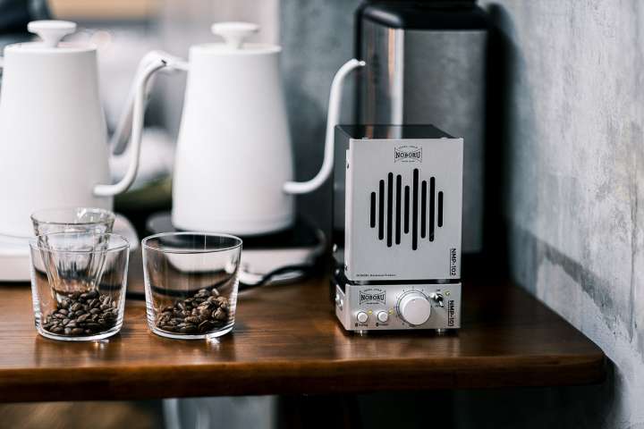 業務用拡声器メーカーが作るレトロで小さなBluetoothミニコンポがイイ