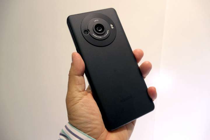 どちらもライカ監修レンズ搭載！「AQUOS R8」と「AQUOS R8 pro」の違い