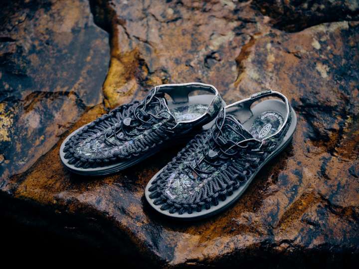 屋久島の森林と宇宙をカモ柄で表現。壮大かつ唯一無二のKEEN「ユニーク