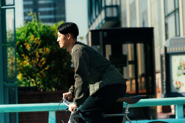 前面だけダウン入りで蒸れない！サイクリングにぴったりなnarifuri