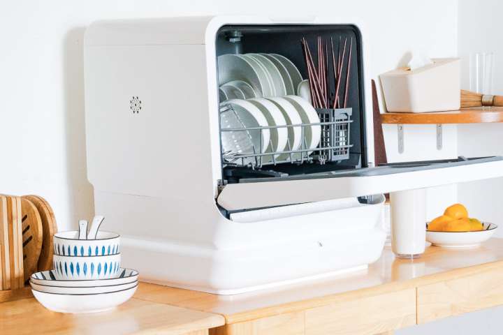 小さいのに大容量！2way給水の食洗機でツライ冬の洗い物から解放されて