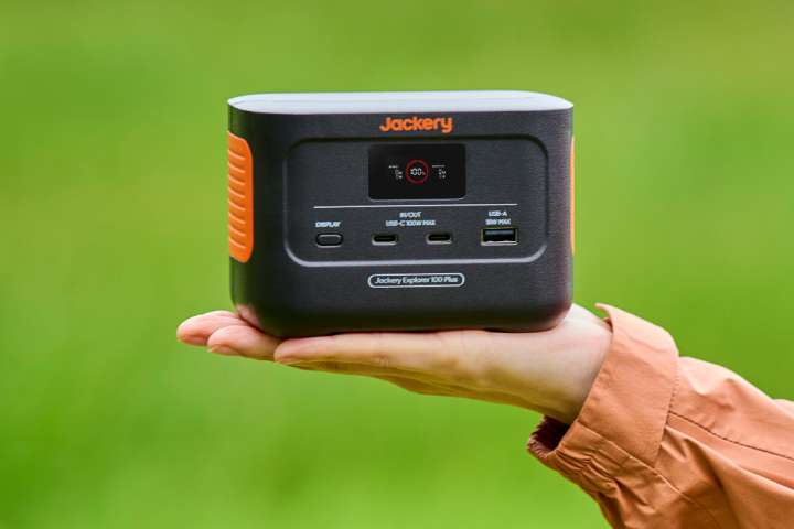 モバイルバッテリー Jackery Explorer 100 Plus Amazon.co.jp: Jackery Explorer 100 Plus ポータブル電源 31000mAh