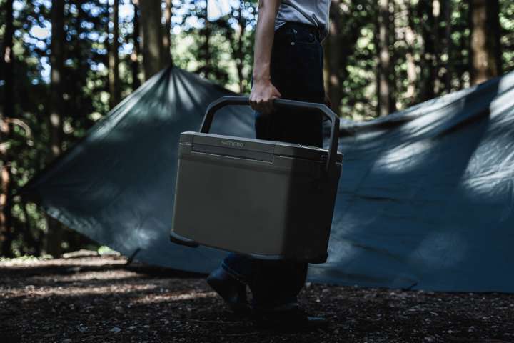 抜群の保冷力で話題となったSHIMANOのクーラーボックスに17Lの小型