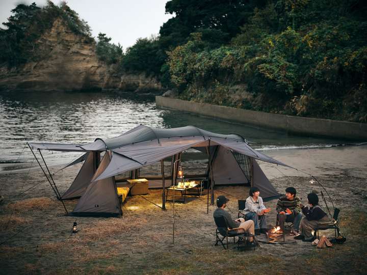 TOKYO CRAFTSの新作はトンネル型の大型シェルターテント。アイデア満載