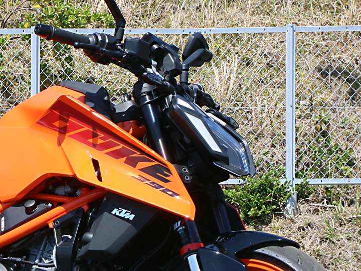 輸入車400ccバイクの本命!? KTMの新型「390 DUKE」の走りがスゴかった 輸入車400ccバイクの本命!? KTMの新型「390 DUKE」の走りがスゴかった