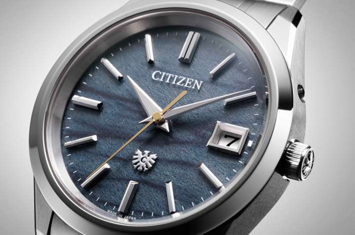 絞り模様が美しい！光を透過する藍染和紙文字板の「The CITIZEN