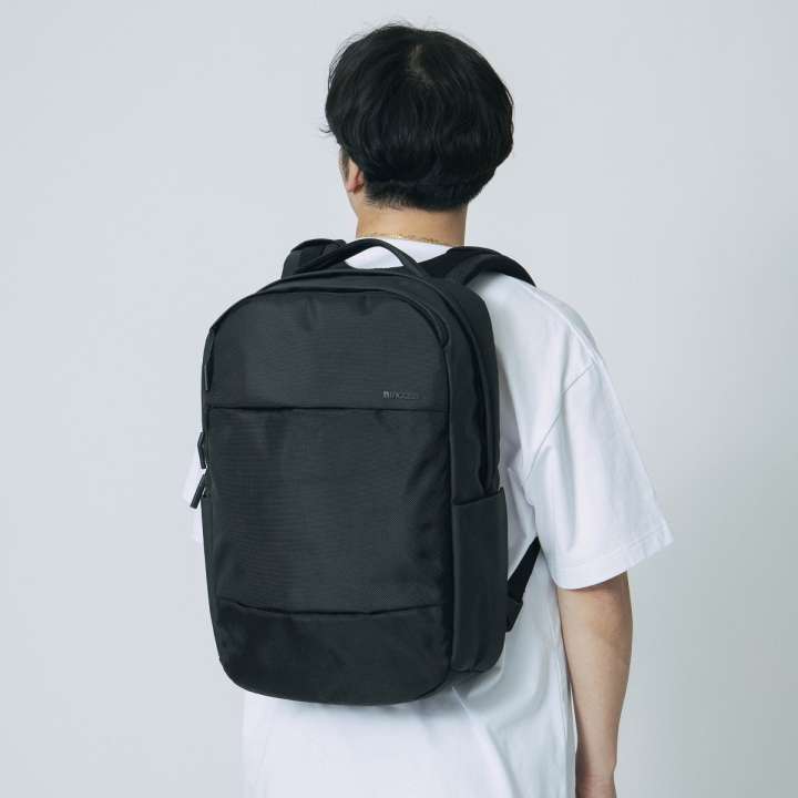SPACE AGE TECHNOLOGIES incaseのおまけ付きです！ この実力で1万円台は秀逸」インケースの“最強エントリーモデル