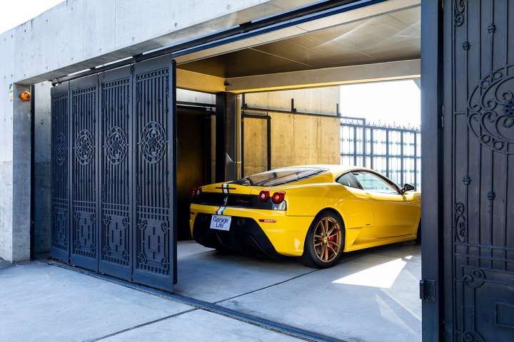 眺望が美しい地に建った、ガレージ中心の邸宅【GARAGE LIFE