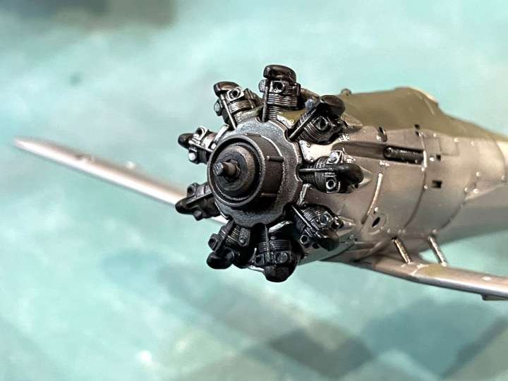 機体＆星型エンジンを組み立てて塗装【達人のプラモ術＜ブリストル