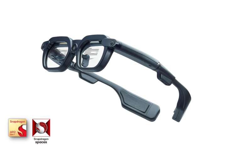 世界初!?スマホと無線接続するAR2搭載グラス「MiRZA」はまさに