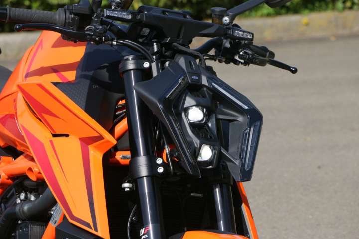 x*s様 KTM KOBE オリジナル　DUKE125〜390ロワーシート ブラ x*s様 KTM KOBE オリジナル DUKE125〜390ロワーシート ブラ-の定番