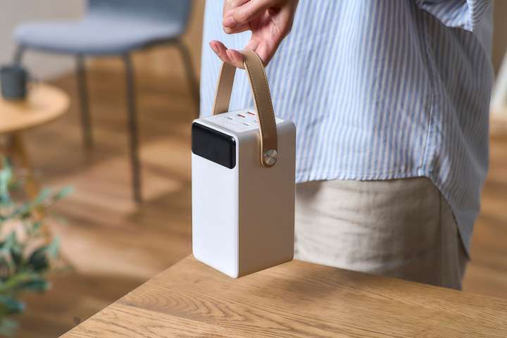 小さくて軽いから持ち出しやすい！日常から災害時まで活躍する小型