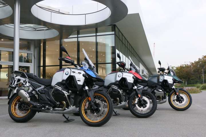 長距離ツーリングに自動変速は必須!? BMWのアドベンチャーバイクも自動
