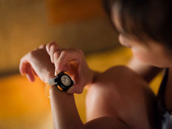 カシオ　サ時計　新品未使用　オレンジ色 さすがG-SHOCKのカシオ！着けたままサウナに入れる「サ時計」が