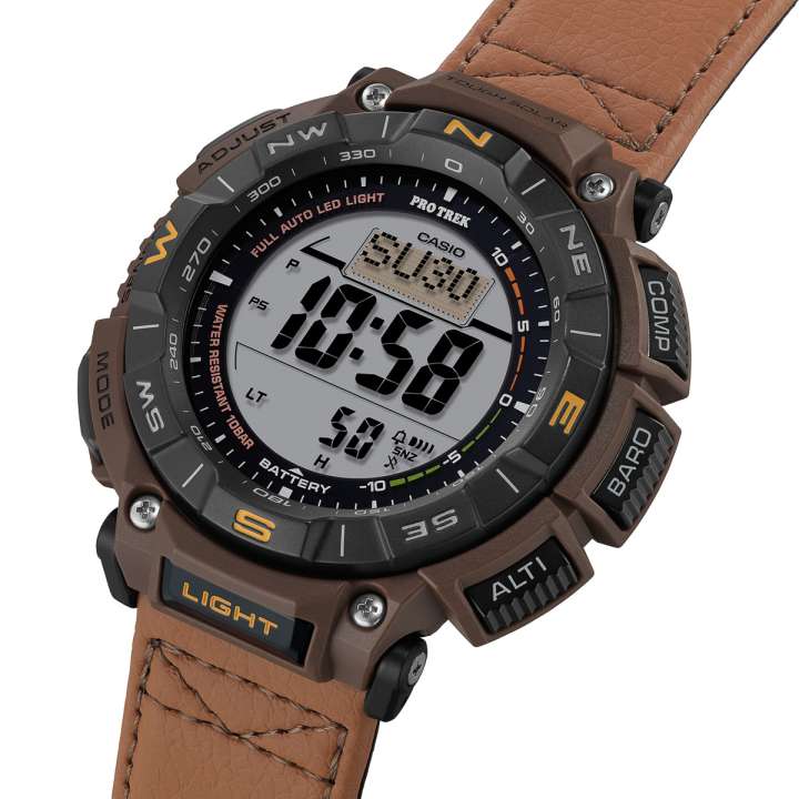 本格仕様カシオ「プロトレック」に自然の風景に溶け込むコヨーテ 